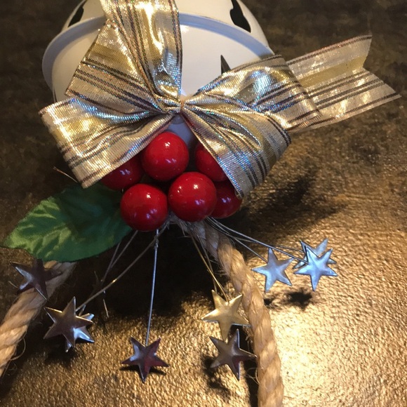 Big vintage Christmas bell ornament cream with red berries gold bow stars & rope - Picture 3 of 9